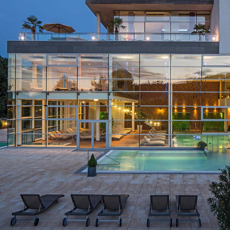 Hotelek Largo burkolólap, homoksárga árnyalt teraszlapok Friedl Steinwerke  Hotelek Largo burkolólap, homoksárga árnyalt teraszlapok Friedl Steinwerke