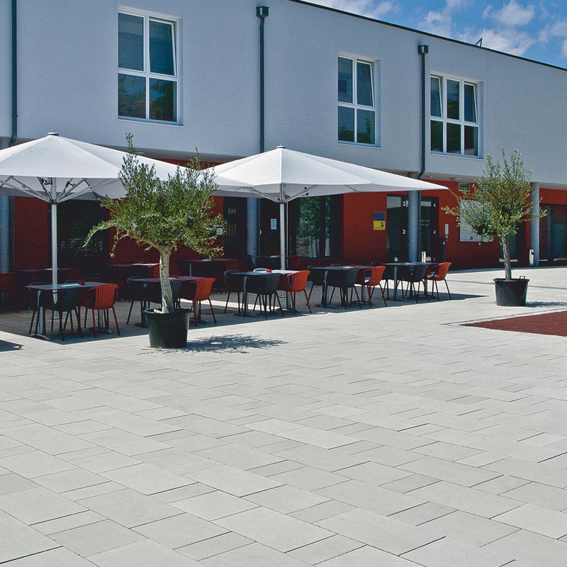 Településtér  Mitterndorf Campus VG4, szürke térkő Friedl Steinwerke  Településtér  Mitterndorf Campus VG4, szürke térkő Friedl Steinwerke