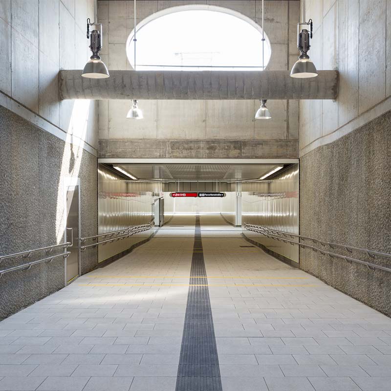 Wiener Linien Magnum, nemeszúzalék fehér–fekete térkő Friedl Steinwerke Wiener Linien Magnum, nemeszúzalék fehér–fekete térkő Friedl Steinwerke
