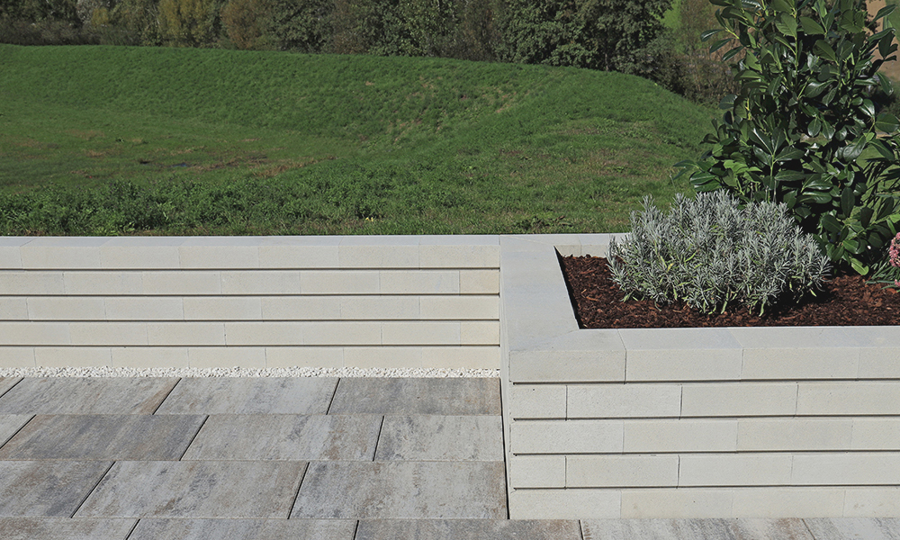 Daris falazókő 30 x 20 x 10 cm, kréta színben Tauri VG4 60 x 40 x 6 cm, bazalt-árnyalt burkolattal kombinálva Daris falazókő 30 x 20 x 10 cm, kréta színben Tauri VG4 60 x 40 x 6 cm, bazalt-árnyalt burkolattal kombinálva