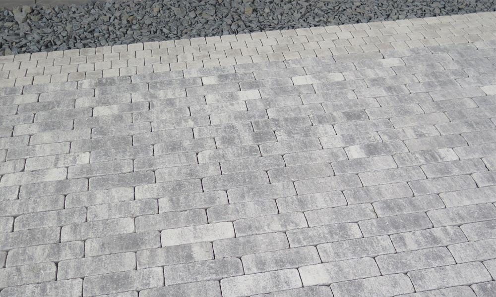 Grado szalagkő, gránitszürke árnyalt; Grado kockakő, bazalt árnyalt Grado szalagkő, gránitszürke árnyalt; Grado kockakő, bazalt árnyalt