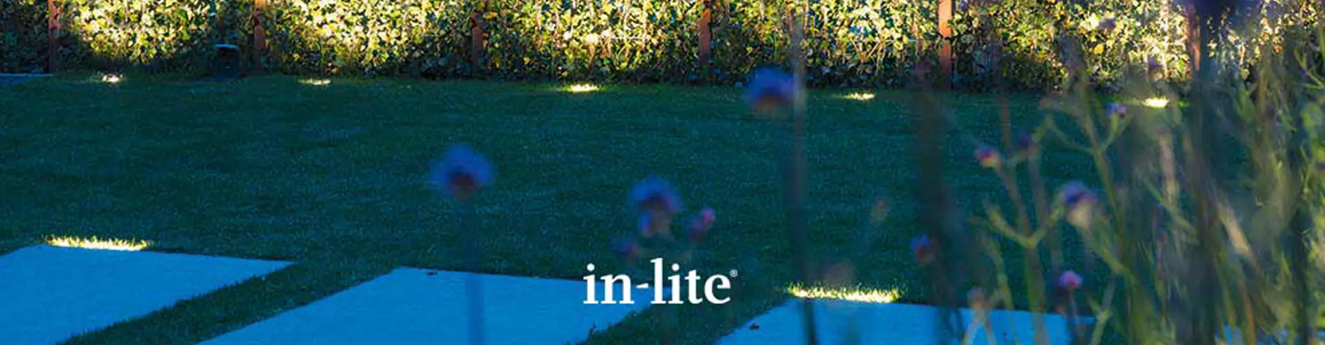 Stilvolle Gartenbeleuchtung mit Luna Gartenleuchten von in-lite, erhältlich bei Friedl Steinwerke. Die LED-Leuchten setzen Akzente und sorgen für eine angenehme Atmosphäre im Außenbereich.