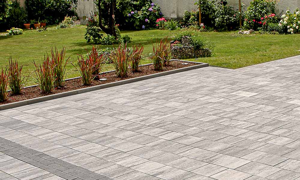 Arret B25 VG4 kombitérkő, gránitszürke árnyalt; Grado kockakő, antracit Arret B25 VG4 kombitérkő, gránitszürke árnyalt; Grado kockakő, antracit