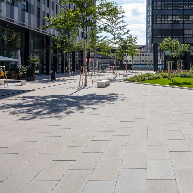 Quartier Belvedere Linear VG4, platina közép antracit térkő Friedl Steinwerke Quartier Belvedere Linear VG4, platina közép antracit térkő Friedl Steinwerke