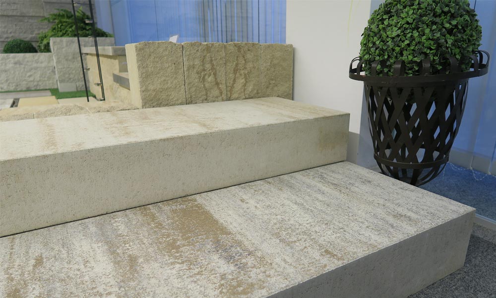 Linea tömblépcső 100 x 40 x 15 cm, bazalt árnyalt (1. lépcsőfokok), mészkő árnyalt (2. lépcsőfokok)