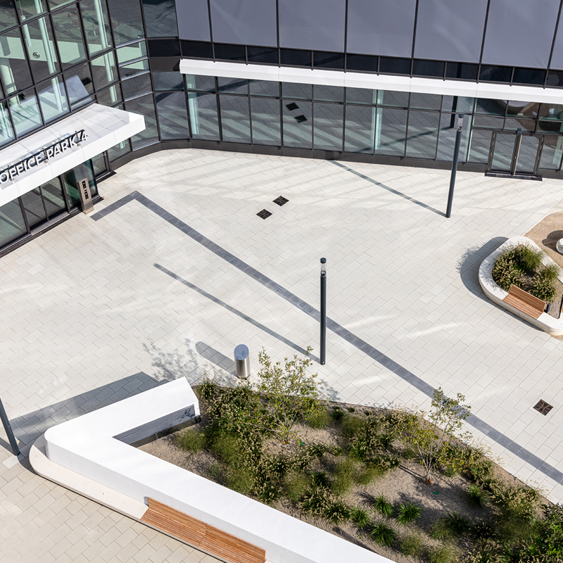 Office Park 4, (Repülőtér Wien-Schwechat) térkő Friedl Steinwerke Office Park 4, (Repülőtér Wien-Schwechat) térkő Friedl Steinwerke