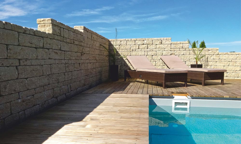 Gutshof falazókő MB24 koptatott, mészkő árnyalt 7,5 cm és 15 cm magas sorokban elhelyezve Gutshof falazókő MB24 koptatott, mészkő árnyalt 7,5 cm és 15 cm magas sorokban elhelyezve