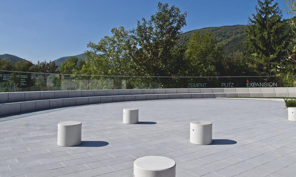 Közterületek Magnum, nemeszúzalék gránitszürke térkő Friedl Steinwerke Közterületek Magnum, nemeszúzalék gránitszürke térkő Friedl Steinwerke