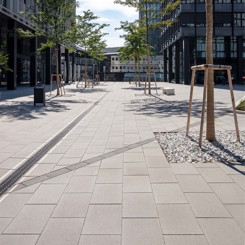 Quartier Belvedere Linear VG4, platina közép antracit térkő Friedl Steinwerke Quartier Belvedere Linear VG4, platina közép antracit térkő Friedl Steinwerke