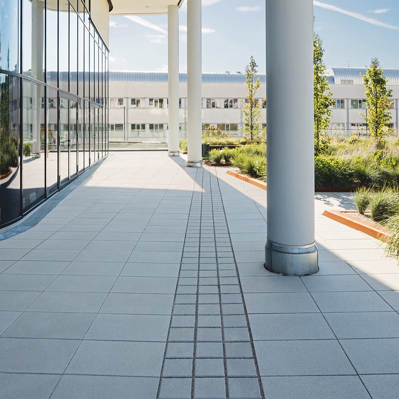 Lakópark Linea VG4 térkőlap, platina világos Friedl Steinwerke Lakópark Linea VG4 térkőlap, platina világos Friedl Steinwerke