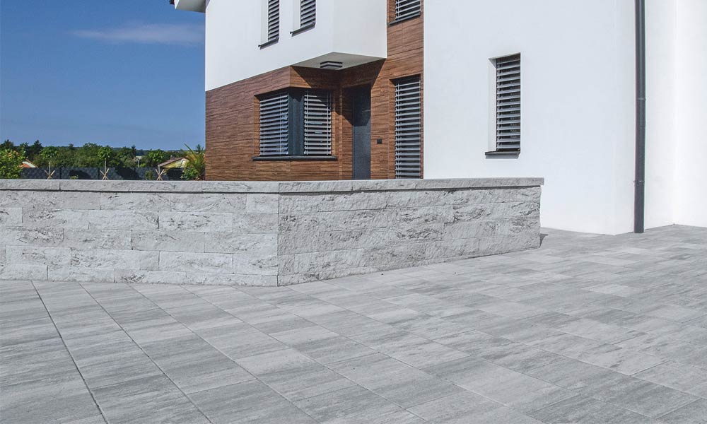 Linea VG4 térkőlap 60 x 30 x 8 cm, gránitszürke árnyalt és Momento falazóblokk, gránitszürke árnyalt