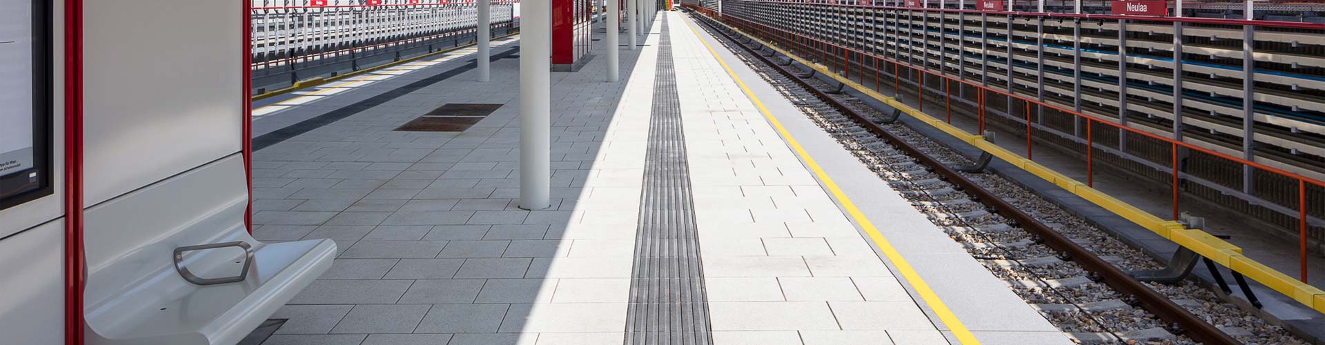 Wiener Linien Magnum, nemeszúzalék fehér–fekete térkő Friedl Steinwerke Wiener Linien Magnum, nemeszúzalék fehér–fekete térkő Friedl Steinwerke