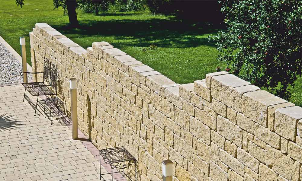 Gutshof falazókő MB24 koptatott, homoksárga, vadkötésben rakva Gutshof falazókő MB24 koptatott, homoksárga, vadkötésben rakva