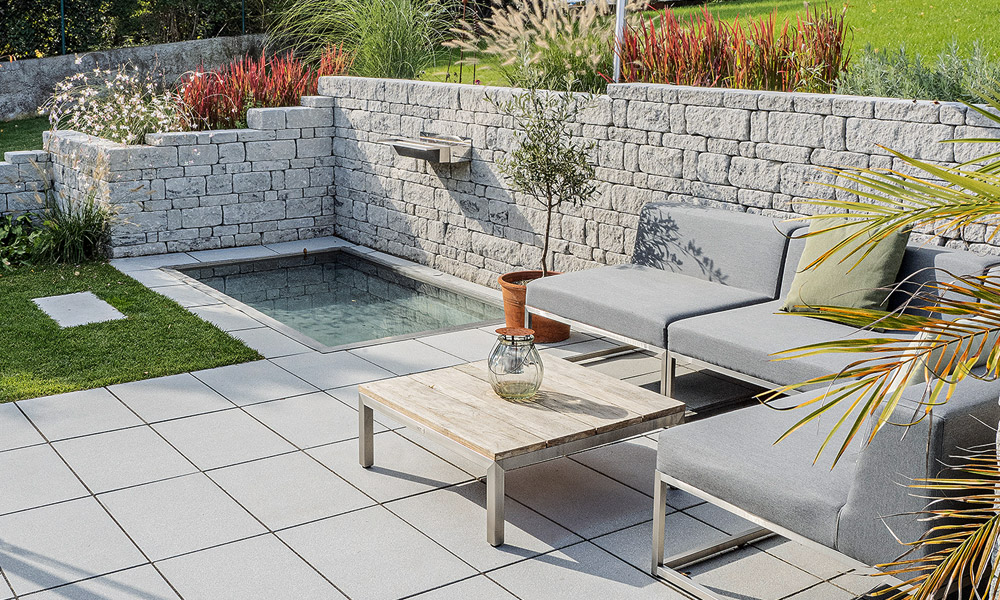 Gutshof falazókő MB24 koptatott, gránitszürke árnyalt; LIV29 59,4 x 39,4 x 2,9 cm, köd felület rögzítésként; LIV29 79,4 x 39,4 x 2, cm, köd tipegőkként Gutshof falazókő MB24 koptatott, gránitszürke árnyalt; LIV29 59,4 x 39,4 x 2,9 cm, köd felület rögzítésként; LIV29 79,4 x 39,4 x 2, cm, köd tipegőkként