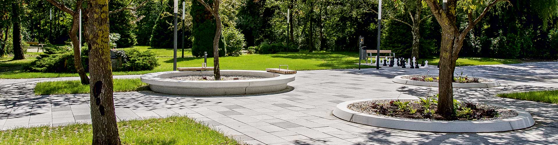 Találkozási övezet Waldegg Linea VG4 térkőlap, platina-világos-közép-antracit Friedl Steinwerke Találkozási övezet Waldegg Linea VG4 térkőlap, platina-világos-közép-antracit Friedl Steinwerke