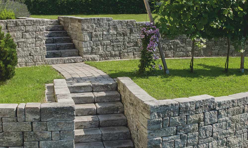 Gutshof falazókő MB24 koptatott, kagylómész, vadkötésben rakva; Gutshof tömblépcső koptatott, kagylómész Gutshof falazókő MB24 koptatott, kagylómész, vadkötésben rakva; Gutshof tömblépcső koptatott, kagylómész